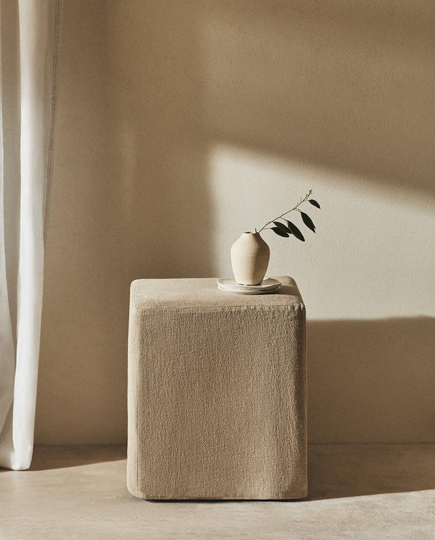 Vaze, i to one skulpturalnih formi, i dalje su detalj broj jedan kad govorimo o uređenju interijera