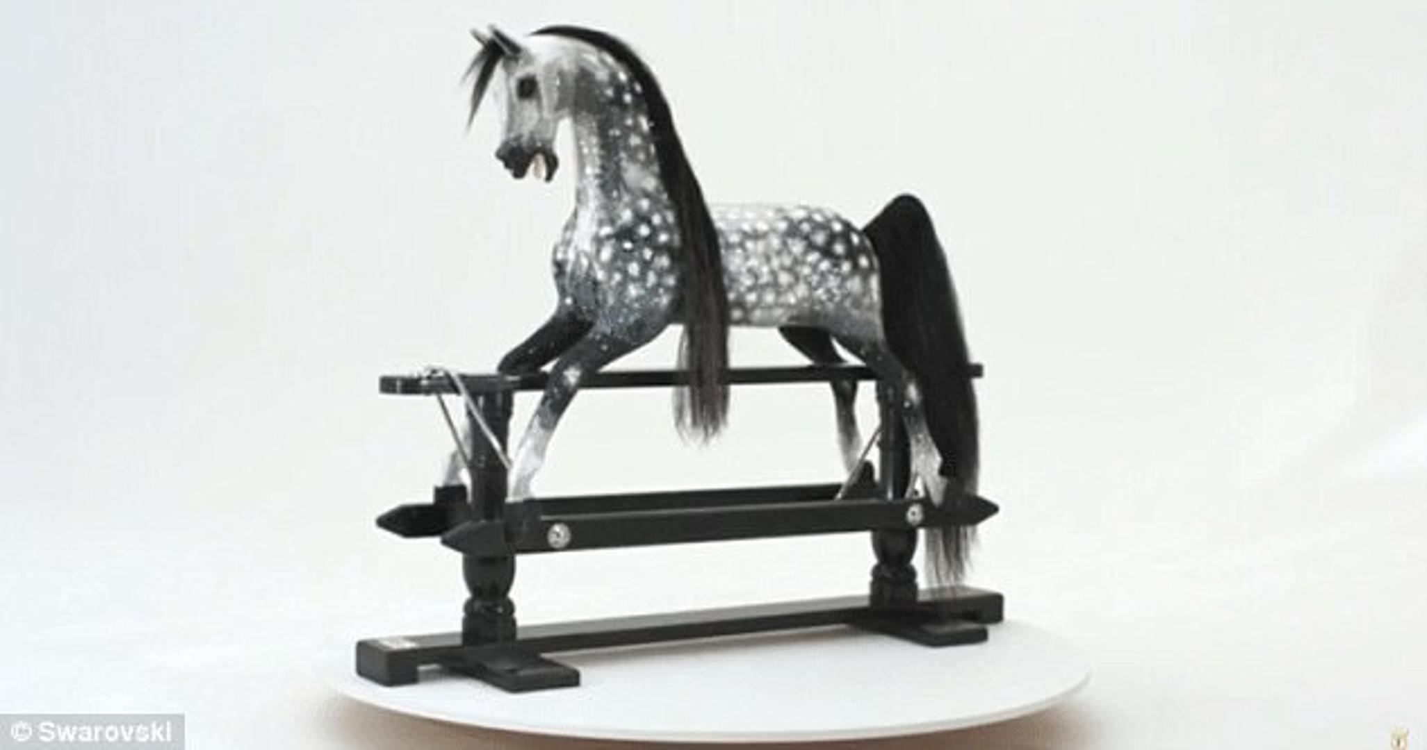 Još jedna skupocijena igračka konjić je za ljuljanje koji potpisuje Swarovski. Cijena mu je 100 tisuća dolara