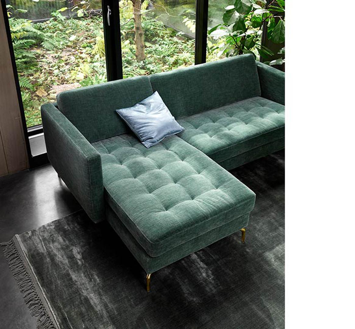 Želite li dnevni boravak koji je trendi, nabavite kauč u zelenoj nijansi...