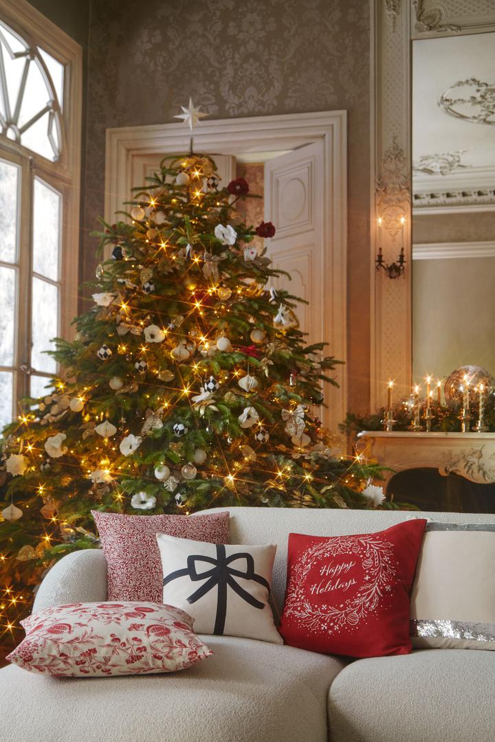 Drvce od poda do stropa najljepši je božićni ukras