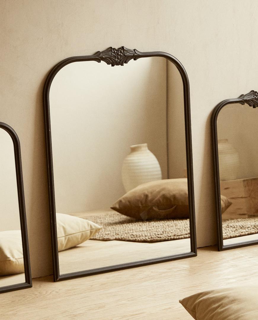 Raskošno zrcalo sjajan je izbor za manje prostore jer reflektiranjem udvostručuje prostor. Na sniženju mu je cijena 599 kuna