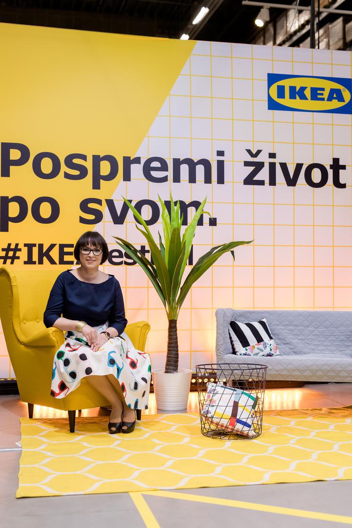 Kolekcija nastala u suradnji s poznatim hrvatskim dizajnerom, Zoranom Aragovićem. Za ovu je kolekciju u potpunosti korištena kolekcija IKEA tekstila za interijere, a sastoji se od 20 odjevnih predmeta koje karakteriziraju jarke boje, netradicionalni uzorci te njihove neobične kombinacije.