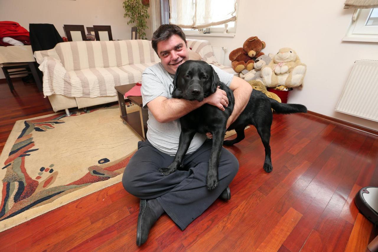 FOTO Muška idila: Zavirite u dom urbanog samca i njegova psa