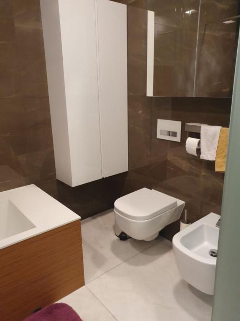 Kupaonice su vrlo elegantno uređenje, s najfinijom keramikom i sanitarijama