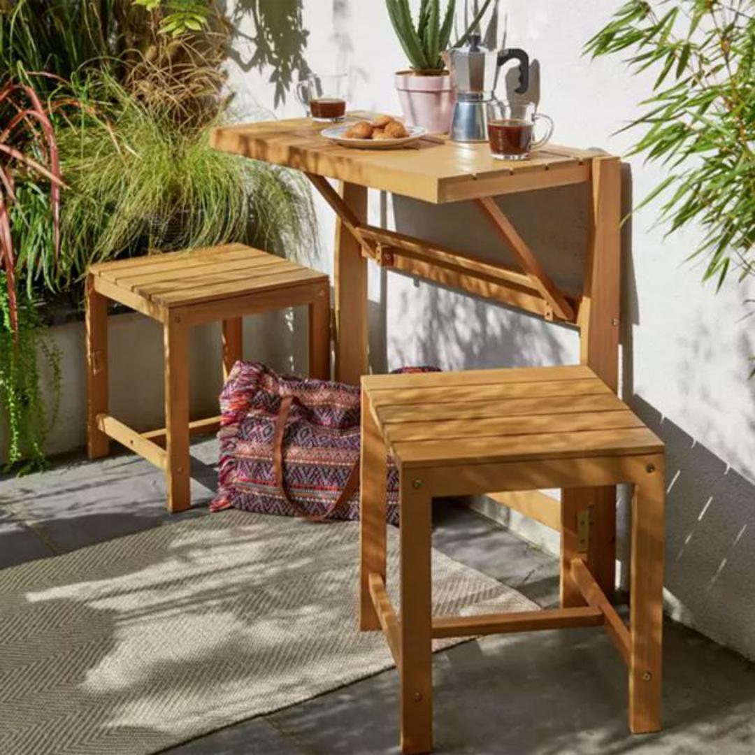 Sklopivi zidni stol u jednom potezu pretvara i najmanji balkon u savršeno mjesto za jutarnju kavu