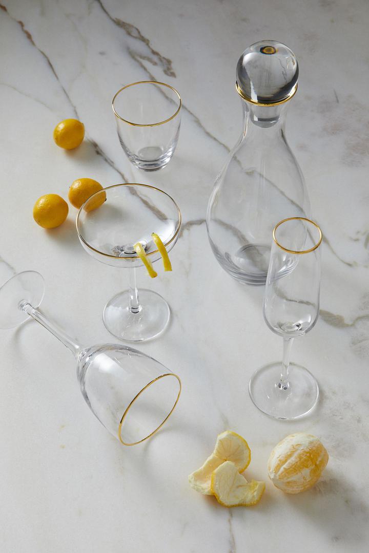 Za svečani stol birajte čaše sa szlatnim rubom